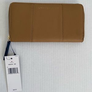 NWT Tommy Hilfiger Camel Wallet